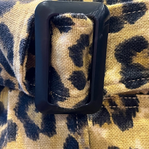 Lauren Ralph Lauren animal print blazer. Size medium - Picture 6 of 10